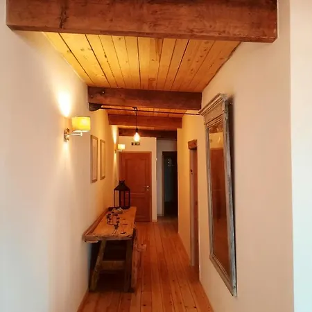 Les De La Cour Appartamento