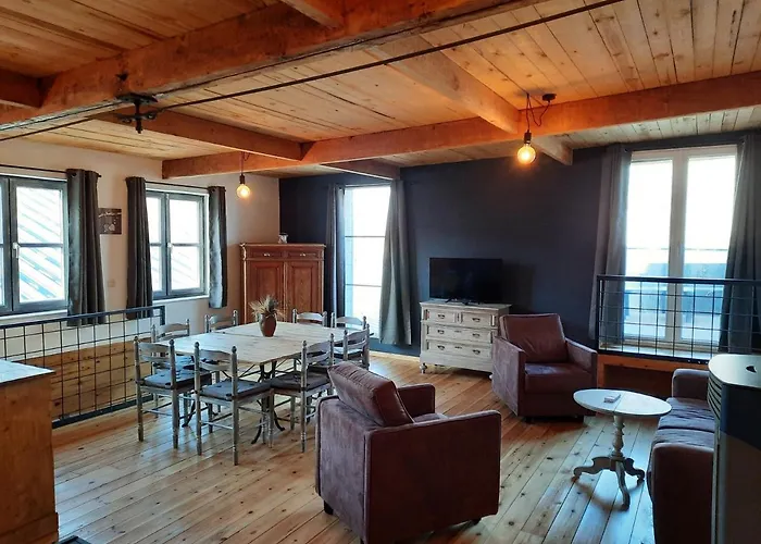 Les De La Cour Appartamento