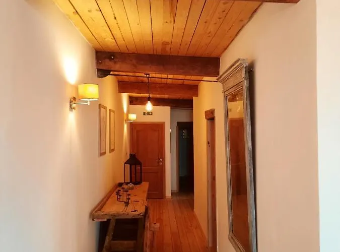 Les De La Cour Appartamento